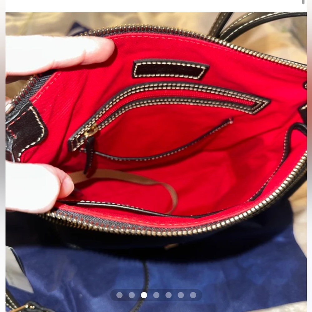 Dooney & Bourke Women's large Crossbody in Pebble Grain Leather black - Picture 4 of 5